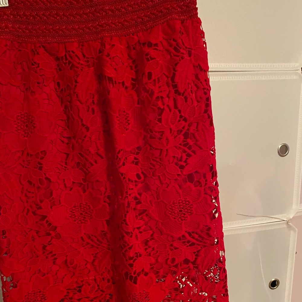 Lace red skirt 🔺